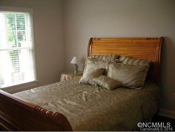 182 Kensington Drive - Photo 15