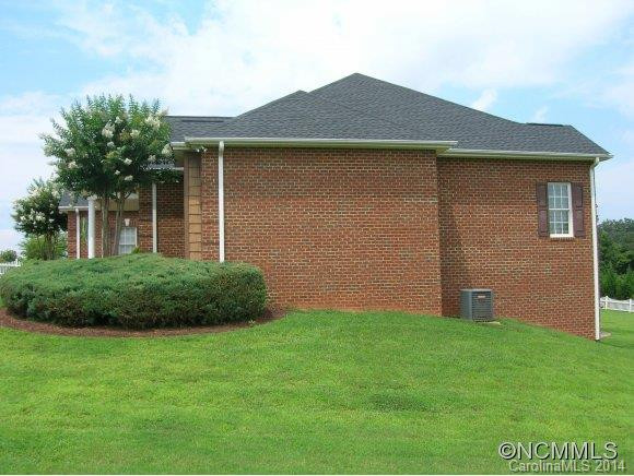 182 Kensington Drive - Photo 18