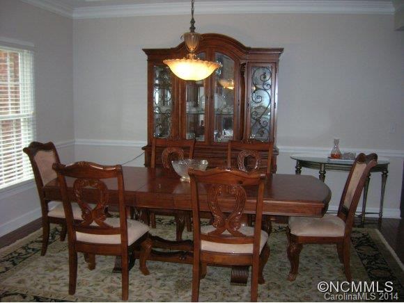 182 Kensington Drive - Photo 4