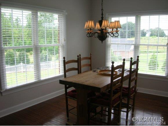 182 Kensington Drive - Photo 6