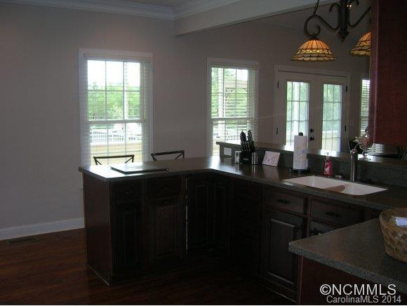182 Kensington Drive - Photo 7