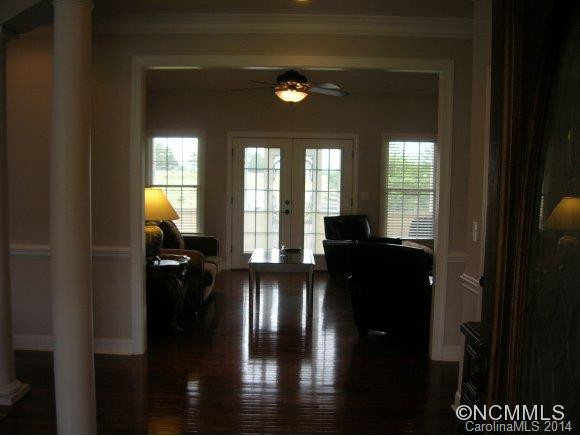 182 Kensington Drive - Photo 8
