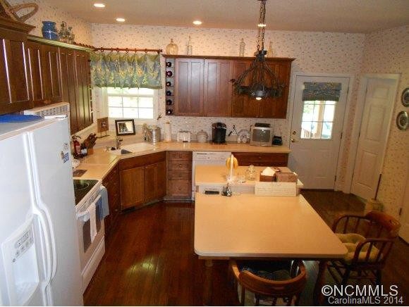 624 Enka Lake Rd - Photo 6
