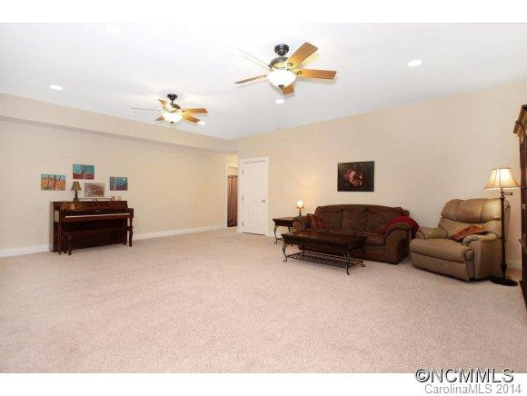 27 Oak Hollow - Photo 17