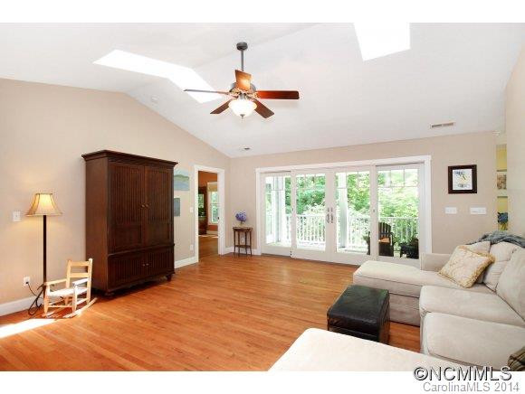 27 Oak Hollow - Photo 3
