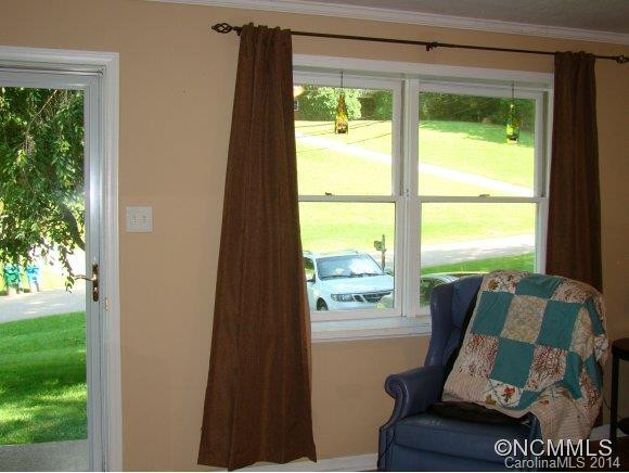 7 Eastcrest Dr - Photo 3