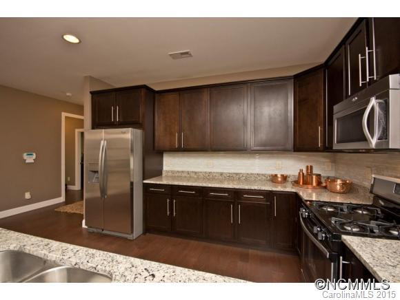 13 Allen Ave - Photo 6