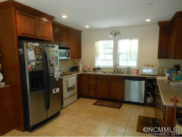53 Travis Street - Photo 2