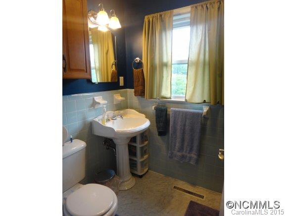 200 Ashworth - Photo 11