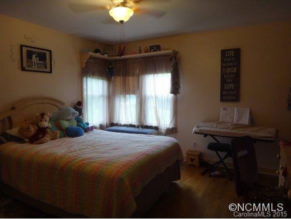 200 Ashworth - Photo 12
