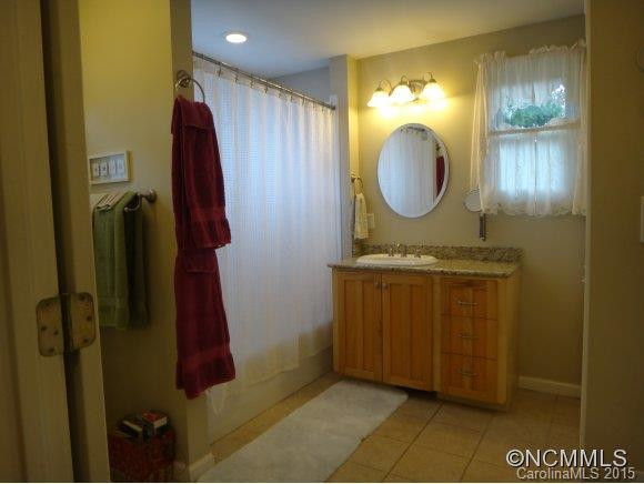 200 Ashworth - Photo 15