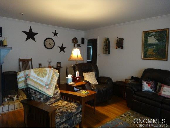 200 Ashworth - Photo 4