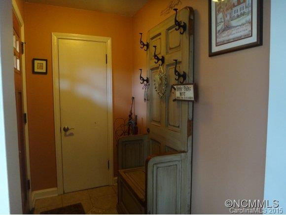 200 Ashworth - Photo 6