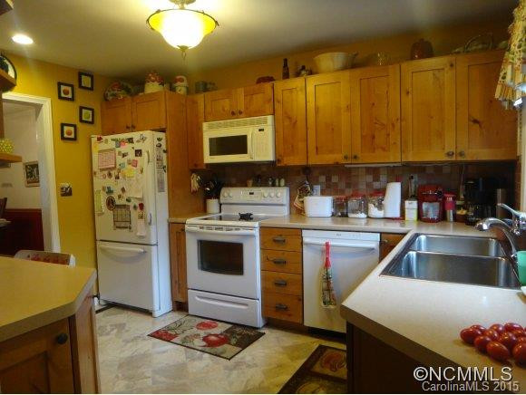 200 Ashworth - Photo 7