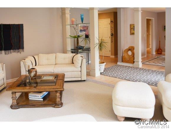 53 Wake Robin Place - Photo 2