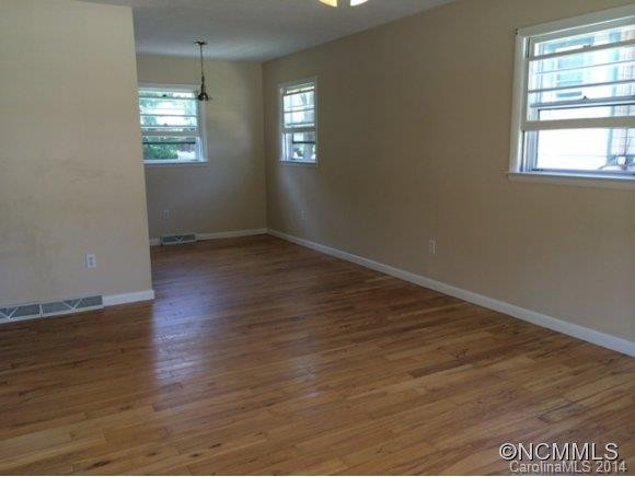 25 Ridgelawn Road - Photo 3
