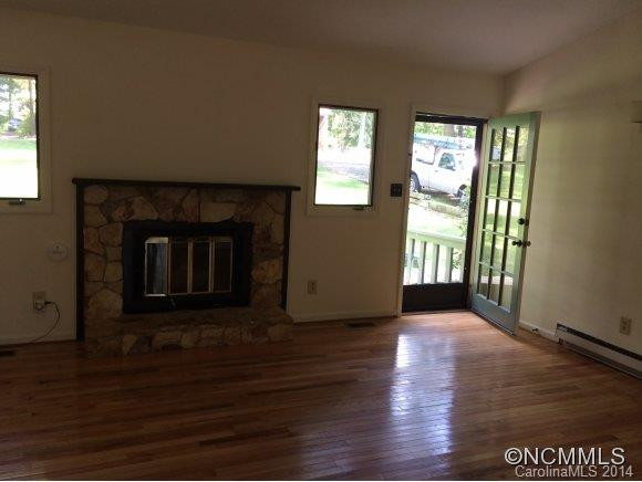 25 Evergreen Avenue - Photo 2