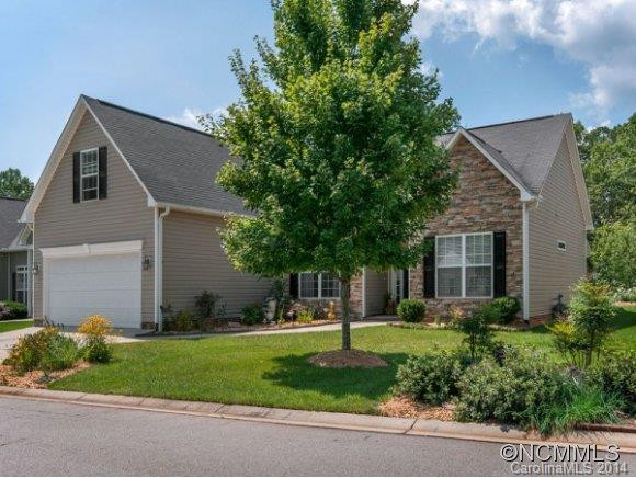 9 HOLLOW CREST WAY