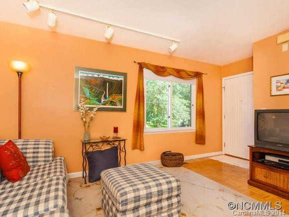 312 Huff Street, Unit B - Photo 5