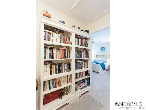 2 Rotunda Circle - Photo 12