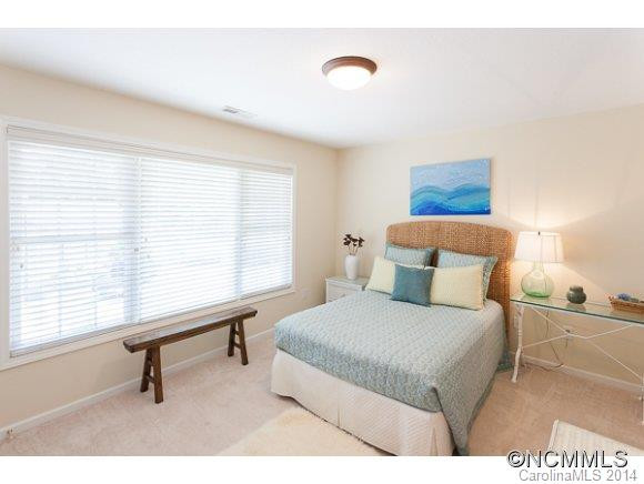 2 Rotunda Circle - Photo 17