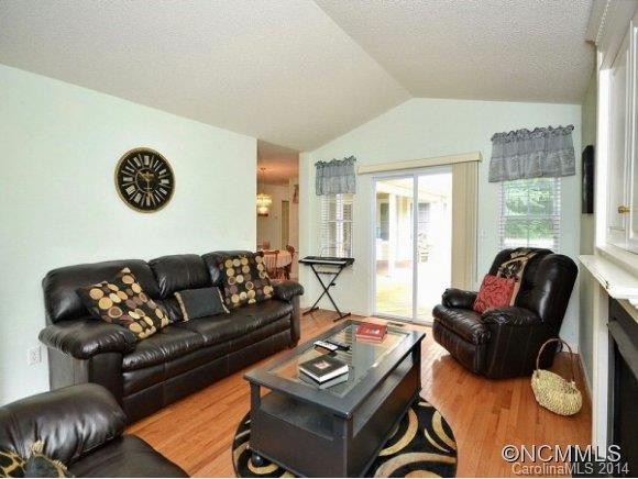 211 FAIRWAY VIEW DRIVE - Photo 3
