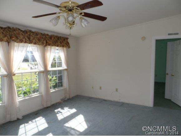 436 Sassafras Drive - Photo 2