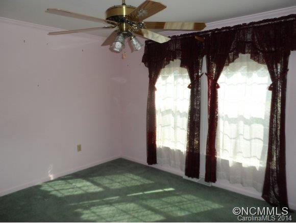 436 Sassafras Drive - Photo 4