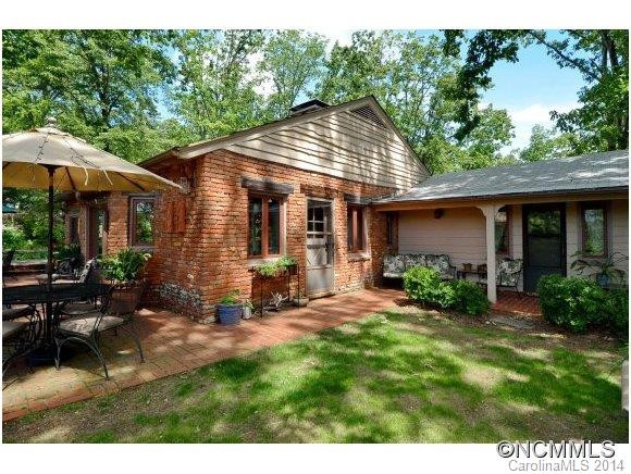 230 Overlook Circle