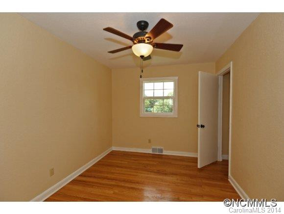 390 Oakdale Road - Photo 12