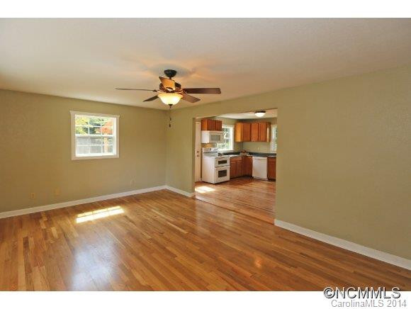 390 Oakdale Road - Photo 6
