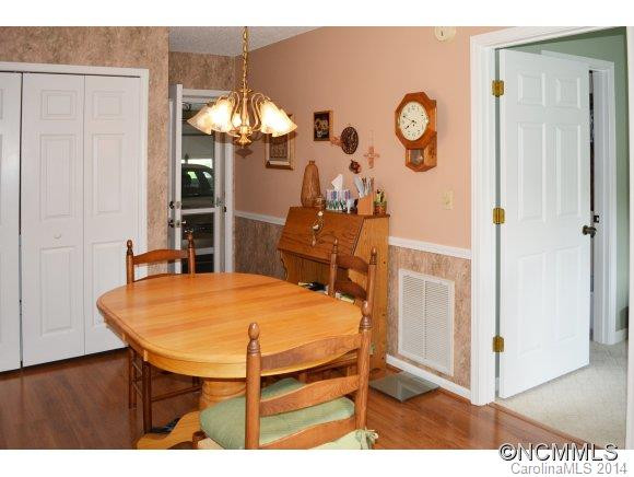 522 Woodfield Lane - Photo 10