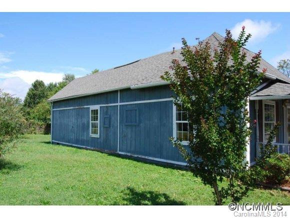 114 E King St - Photo 4