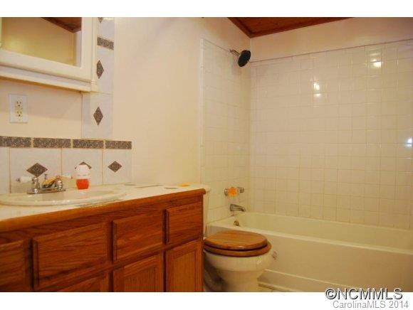 114 E King St - Photo 10