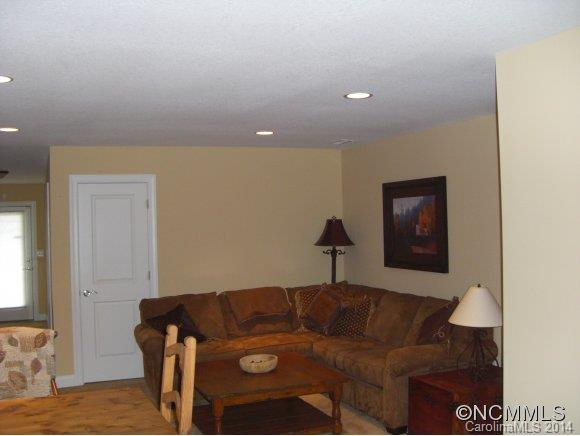 64 Foxden Drive #101 - Photo 11
