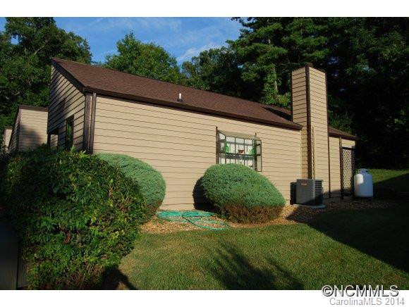 8 Woodlands Drive - Photo 2