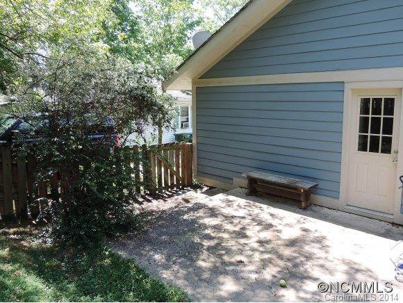 27 Lee Avenue - Photo 12