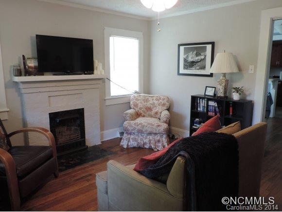 27 Lee Avenue - Photo 3