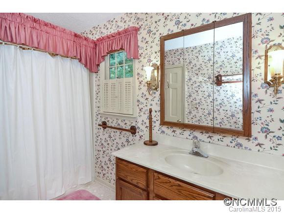 42 Charlyn Drive - Photo 14
