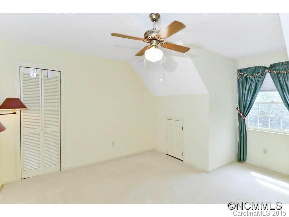 42 Charlyn Drive - Photo 16