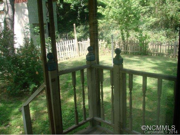 109 Lower Edgewood - Photo 12