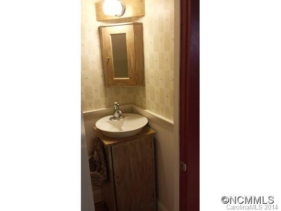 323 Franklin Street - Photo 17