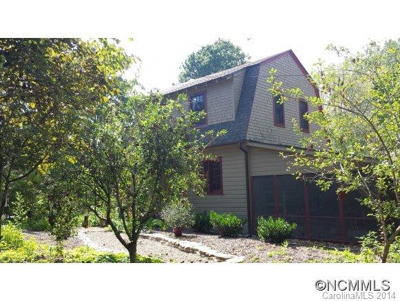 323 Franklin Street - Photo 3