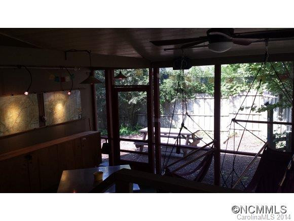 323 Franklin Street - Photo 24