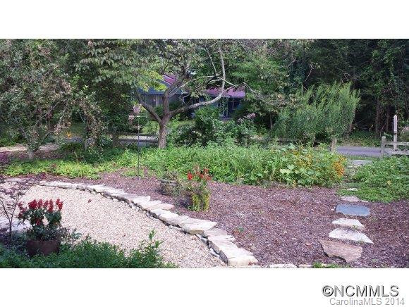 323 Franklin Street - Photo 10