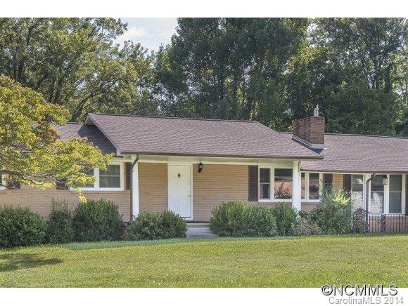 1620 Camelot Drive - Photo 2