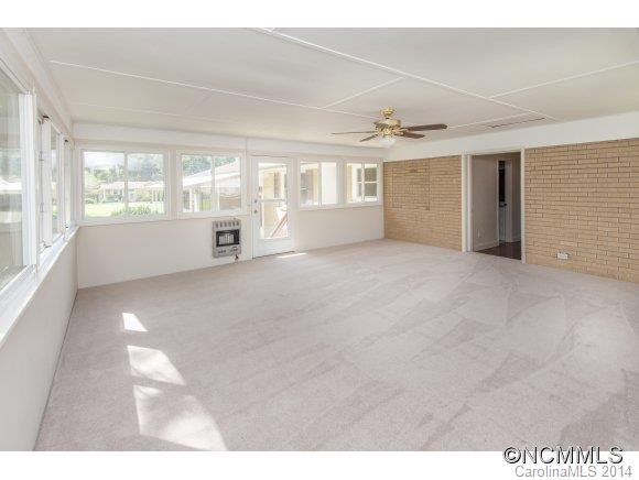 1620 Camelot Drive - Photo 17
