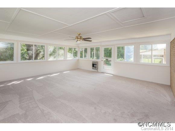 1620 Camelot Drive - Photo 18