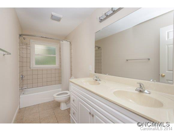 1620 Camelot Drive - Photo 20