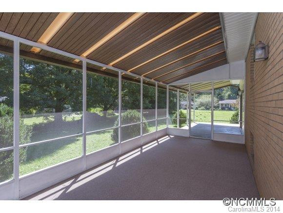 1620 Camelot Drive - Photo 21